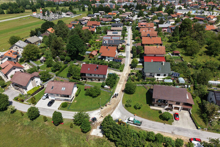 CERKNICA ŠERCERJEVA ULICA 01 FOTO LJUBO VUKELIČ